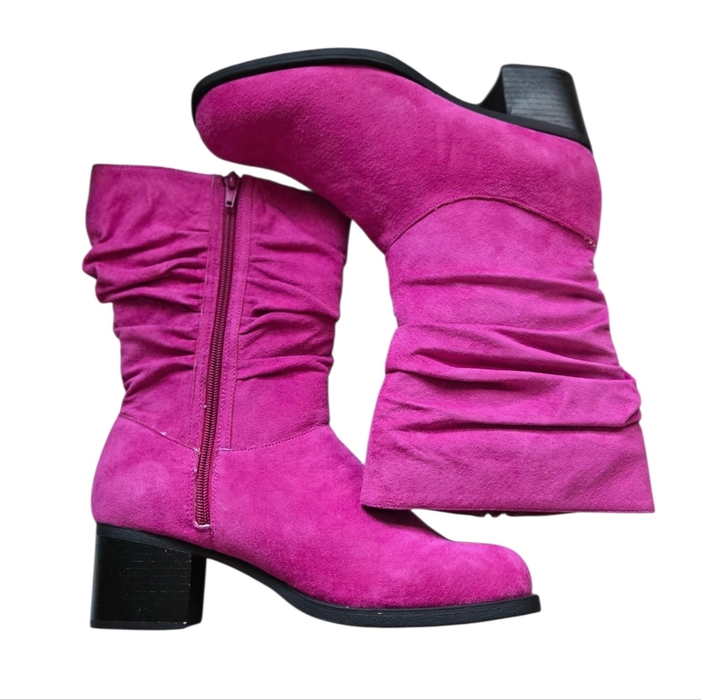 Silhouettes Pink Suede Ankle Boots. Size 9W US. NWB.